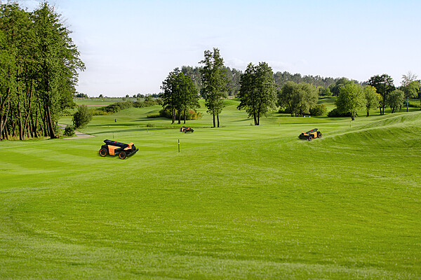 S26 Pitchbook Terranox Golf Court