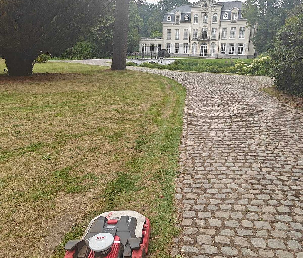 1b06b18e ba37 4873 b2d0 5aef8f1244b1