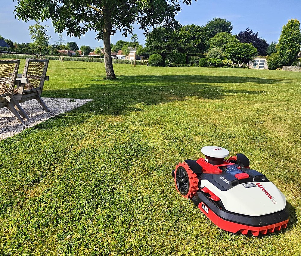 0381b84e 3d15 4f17 aef9 2e64256fc83a