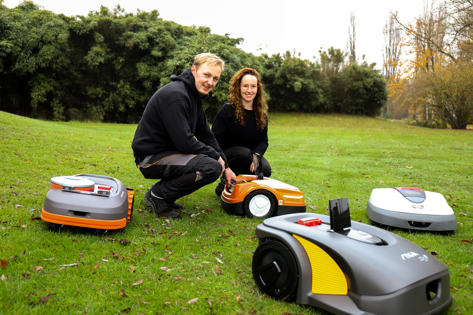 Koen en Laura van Robotmaaiers Goethals